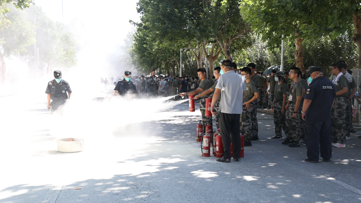 新学期清华精心组织新生安全系列教育活动,筑牢校园安全根基