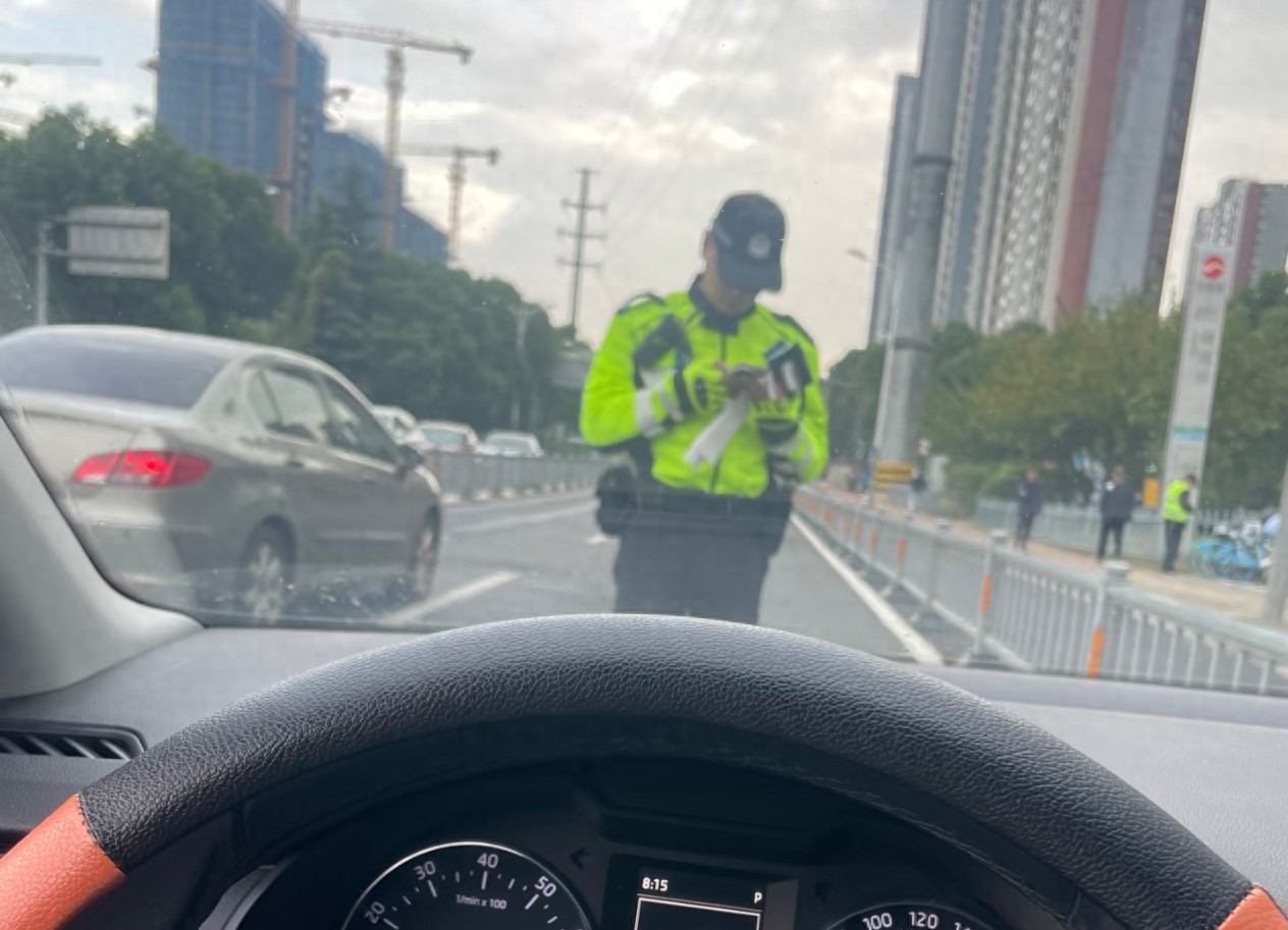2026 年 2 月 1 日起交警拦车有新规，4 种情形及违章证据要记牢