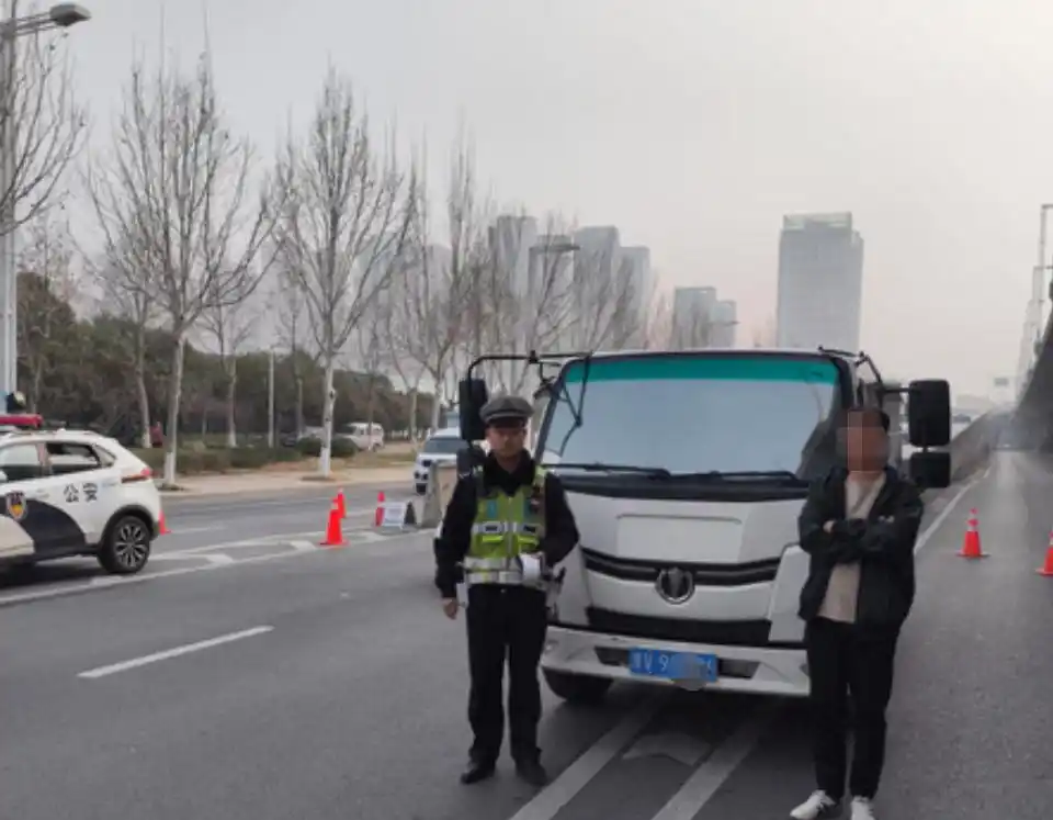 郑州交警曝光近期货车违章行为,这些司机被处罚
