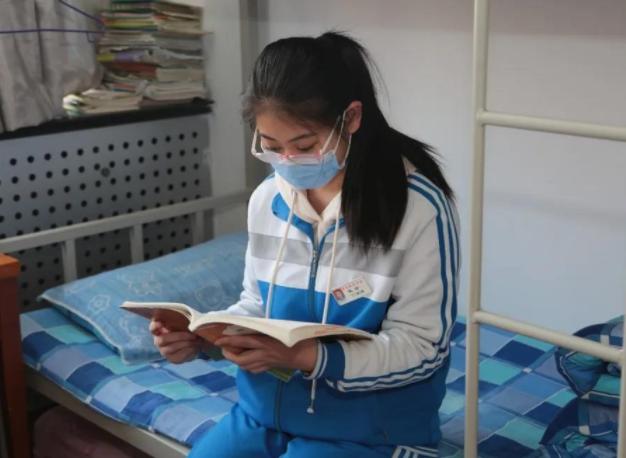 高中走读还是住校?家长纠结咋选,过来人给你这些建议