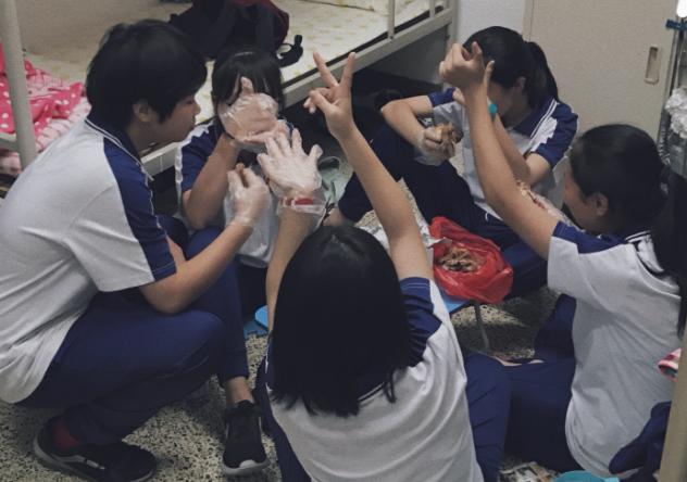 高中走读还是住校?家长纠结咋选,过来人给你这些建议