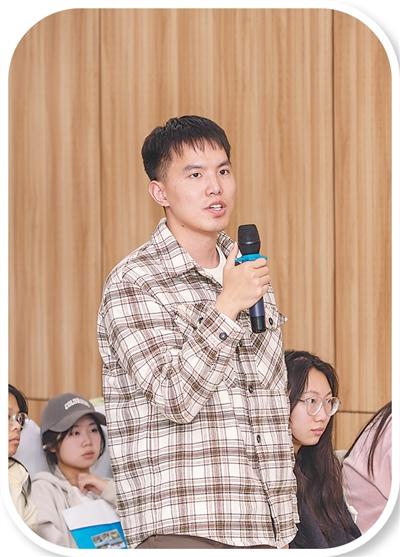 大学生追讲座那些事儿:抢前排、跨校听,探寻大学之道