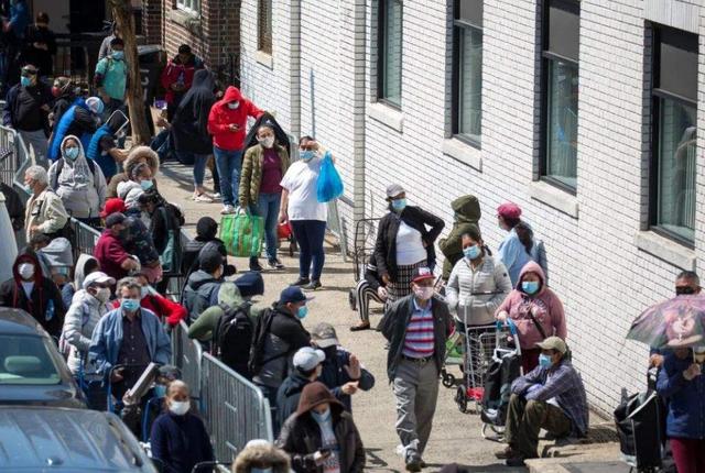 疫情危机下美国食品短缺加剧,食品银行面临困境