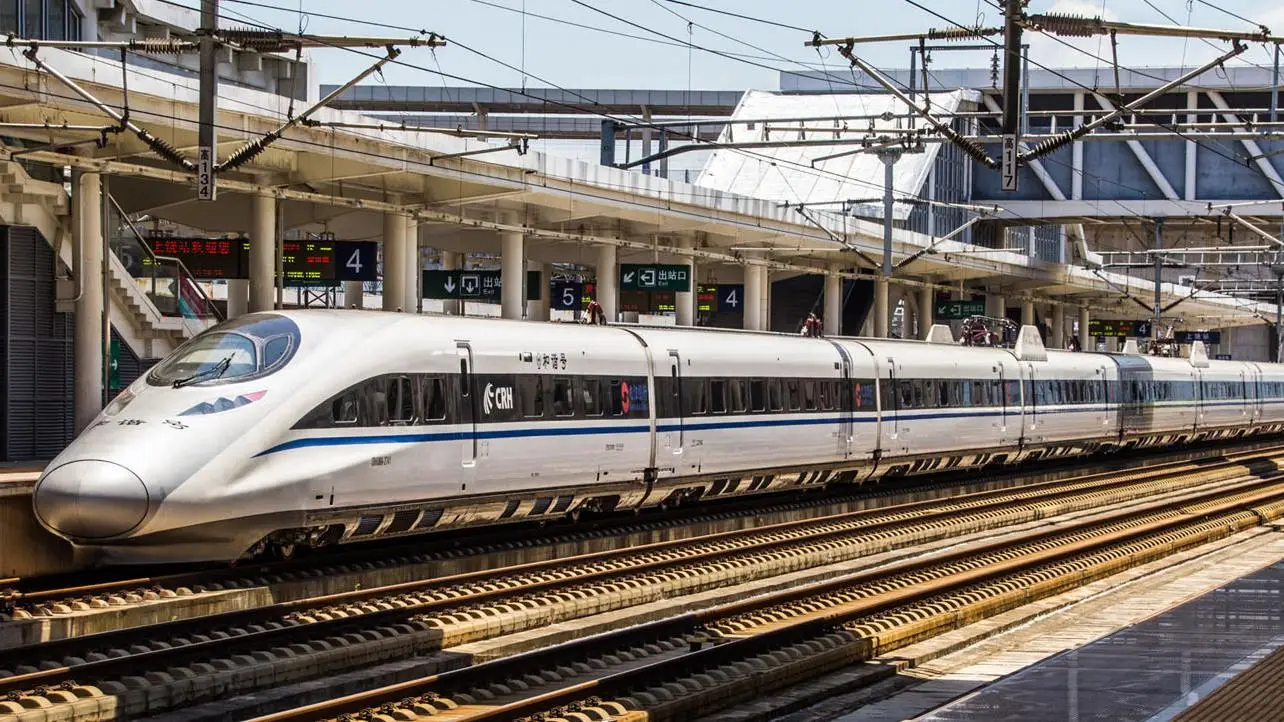 探寻世界最快高速列车,日本L0与中国复兴号的速度传奇