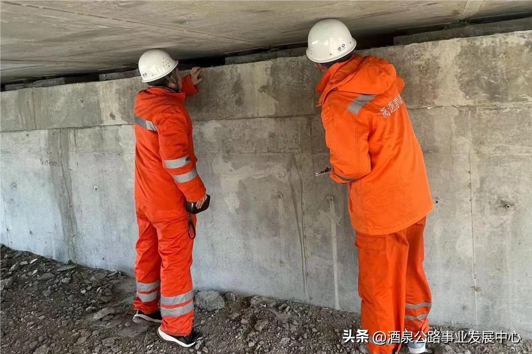 酒泉高速养护所多举措养护桥梁,提升安全运行水平