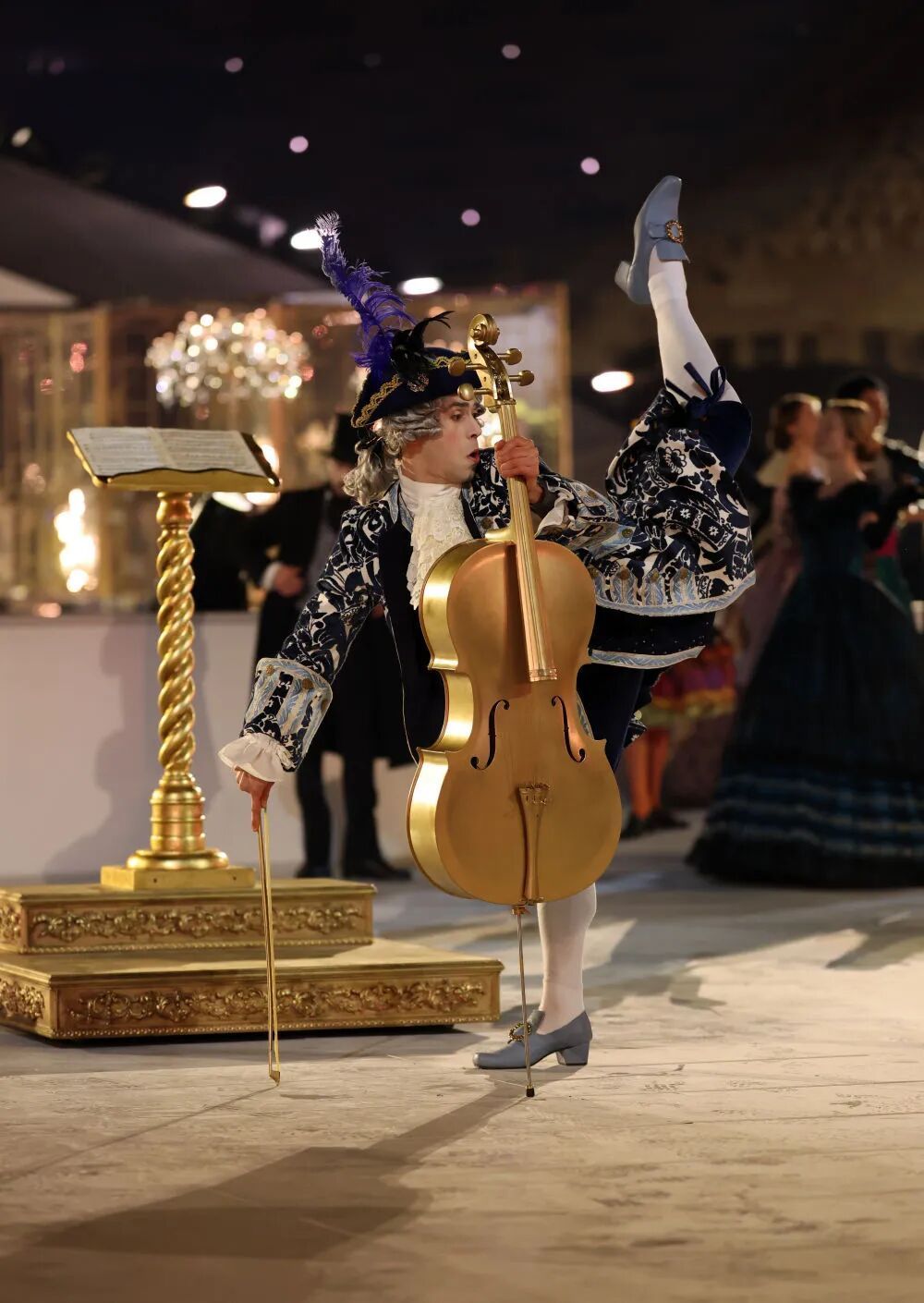 米兰冬奥会闭幕式精彩瞬间:志愿者致谢与各代表团入场等