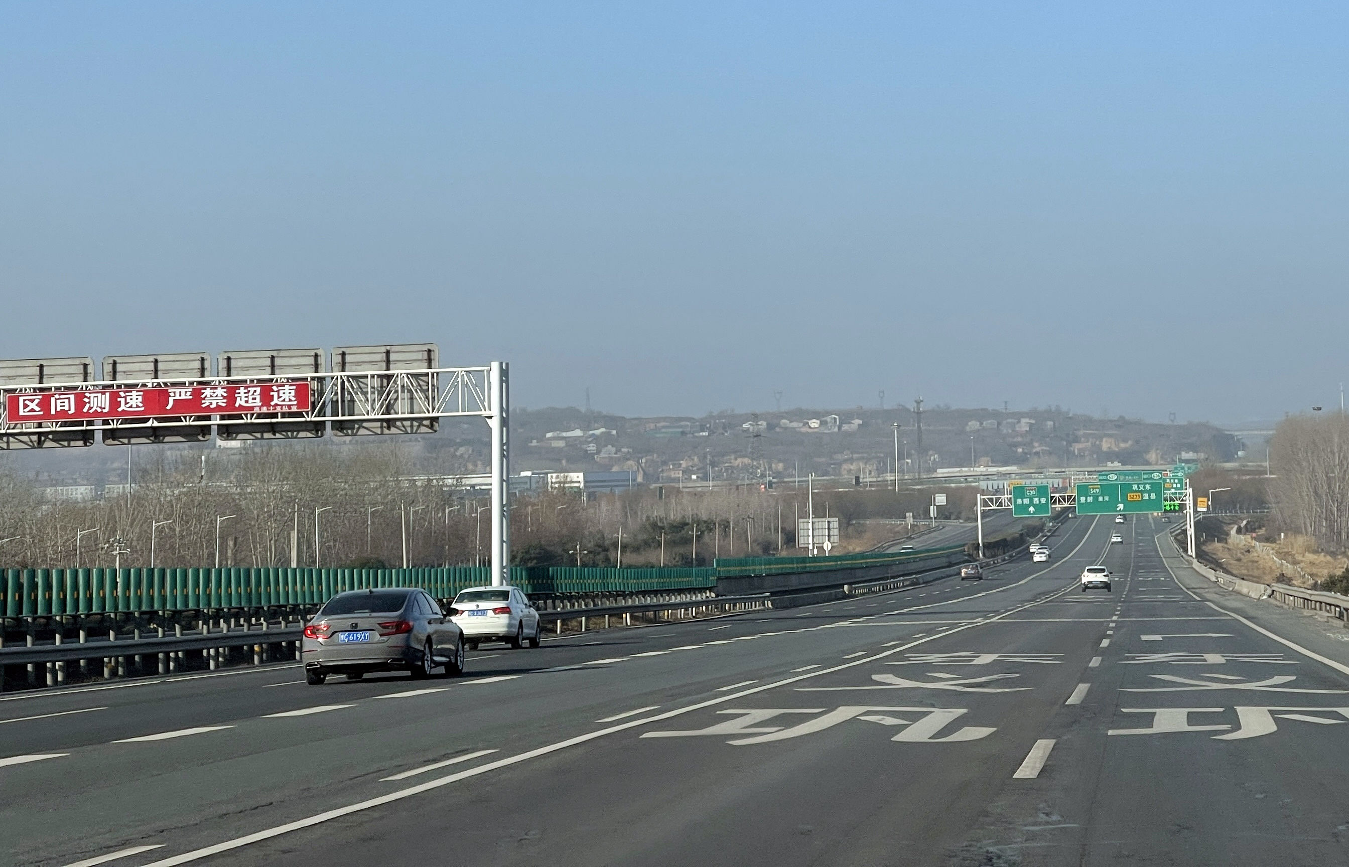 清明节高速免费新交规实施，高速限速及超速扣分政策解读
