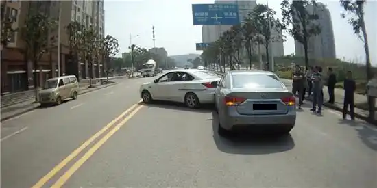 重庆异地违章怎么处理？违反禁止标线指示会被扣分罚款